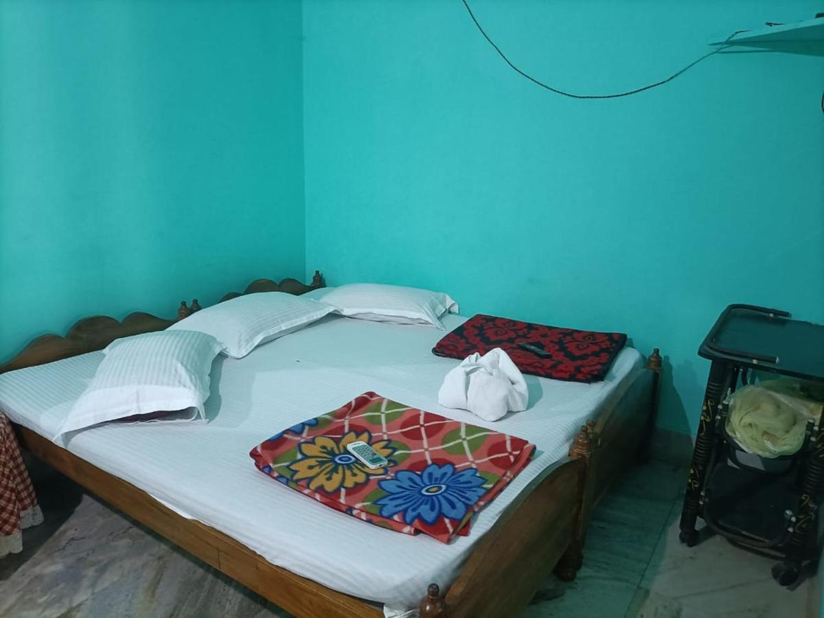 Hotel Radha Krishna Puri Eksteriør bilde