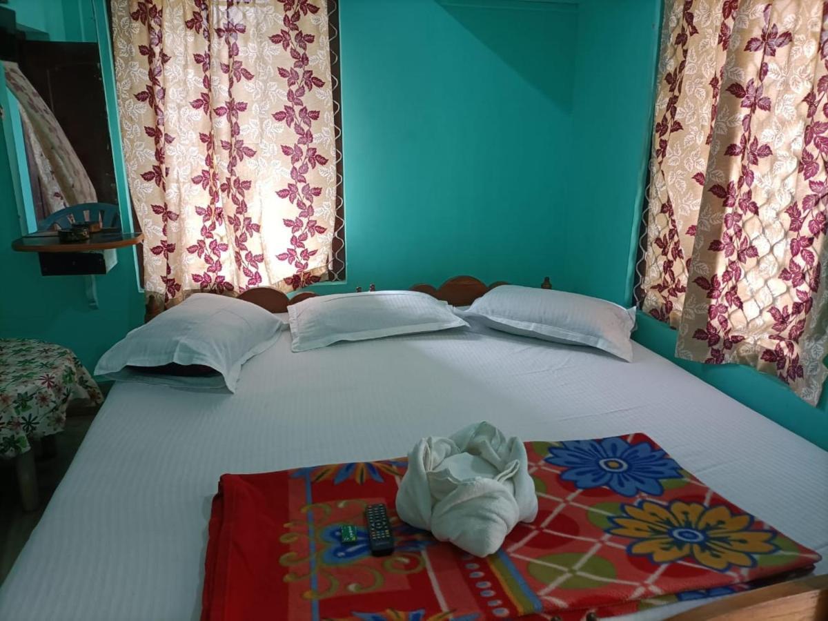 Hotel Radha Krishna Puri Eksteriør bilde