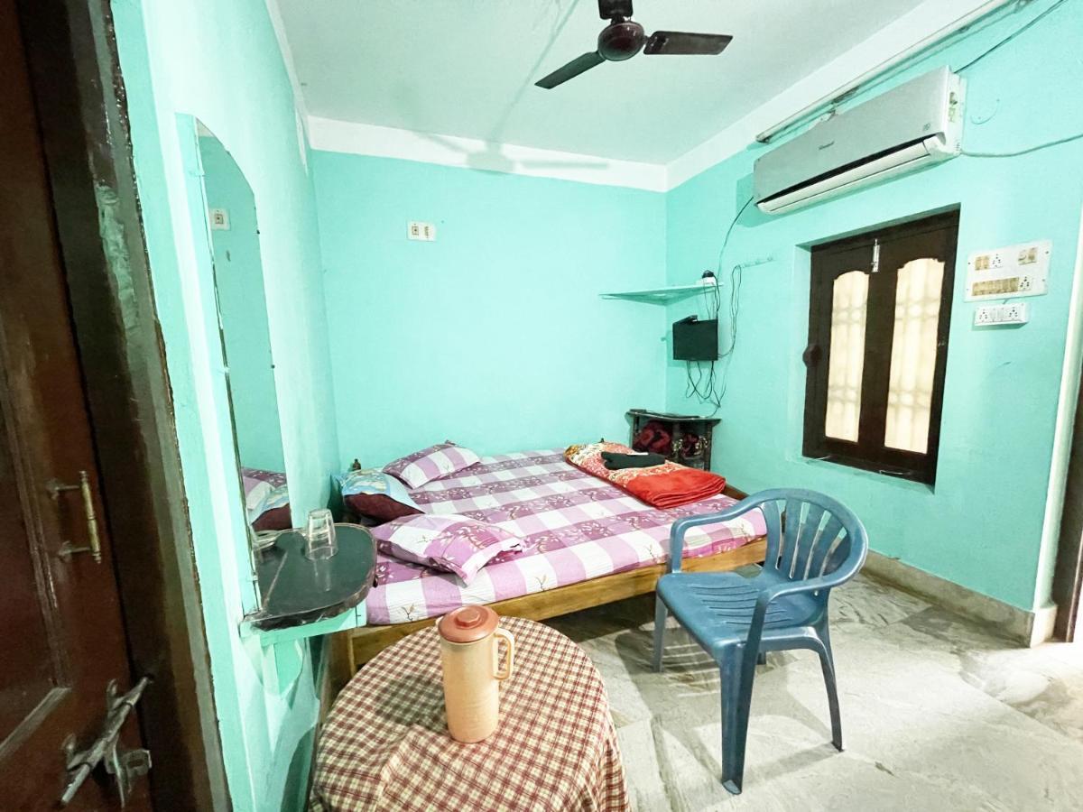 Hotel Radha Krishna Puri Eksteriør bilde