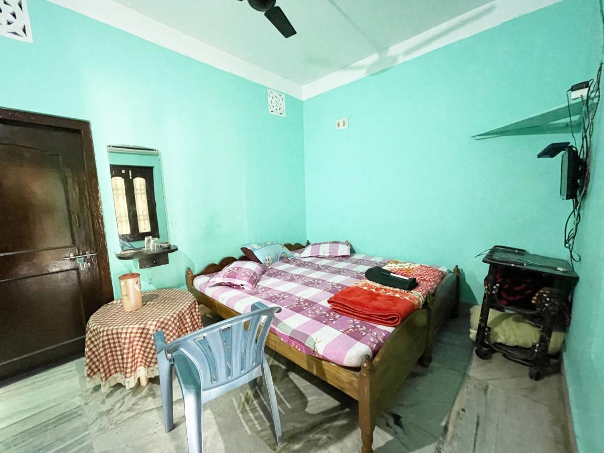 Hotel Radha Krishna Puri Eksteriør bilde