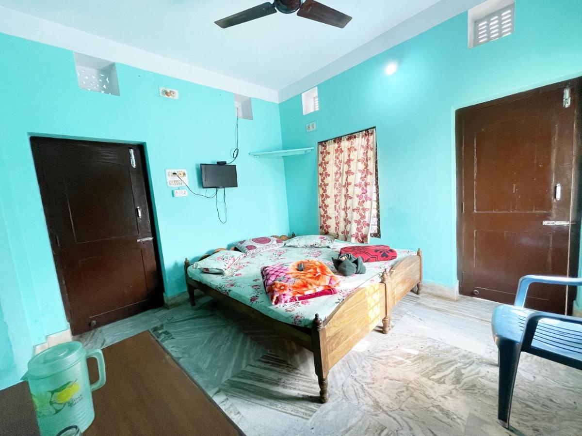 Hotel Radha Krishna Puri Eksteriør bilde