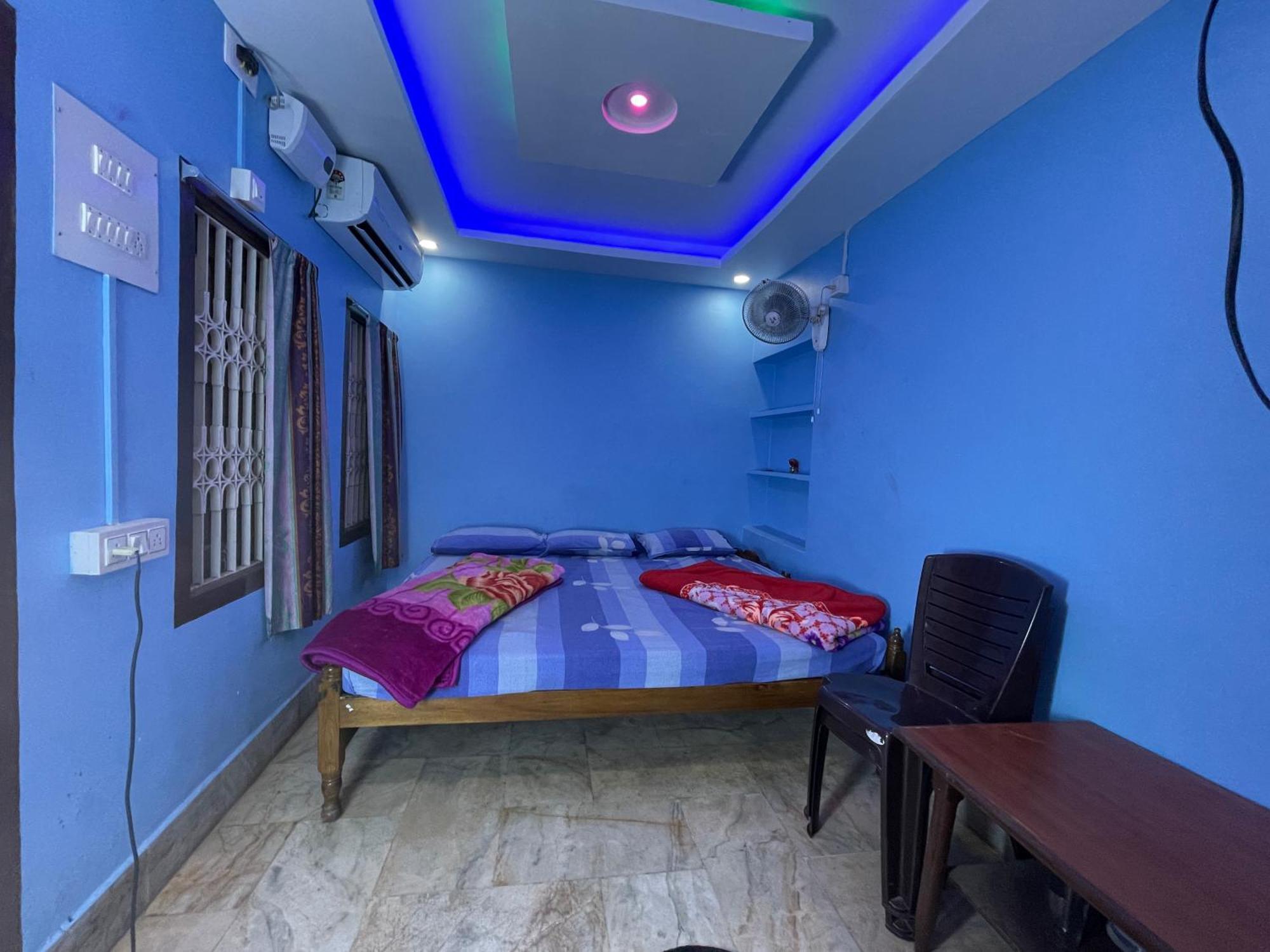 Hotel Radha Krishna Puri Eksteriør bilde