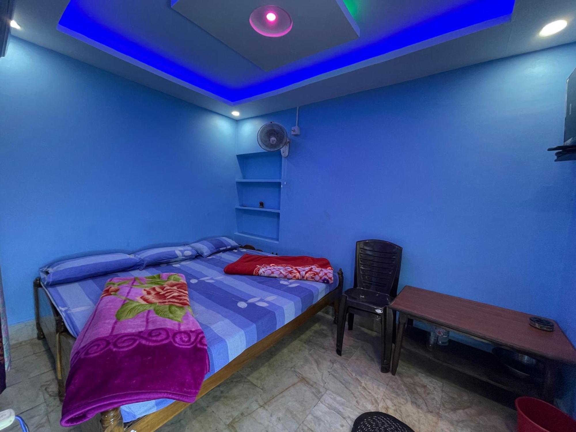 Hotel Radha Krishna Puri Eksteriør bilde