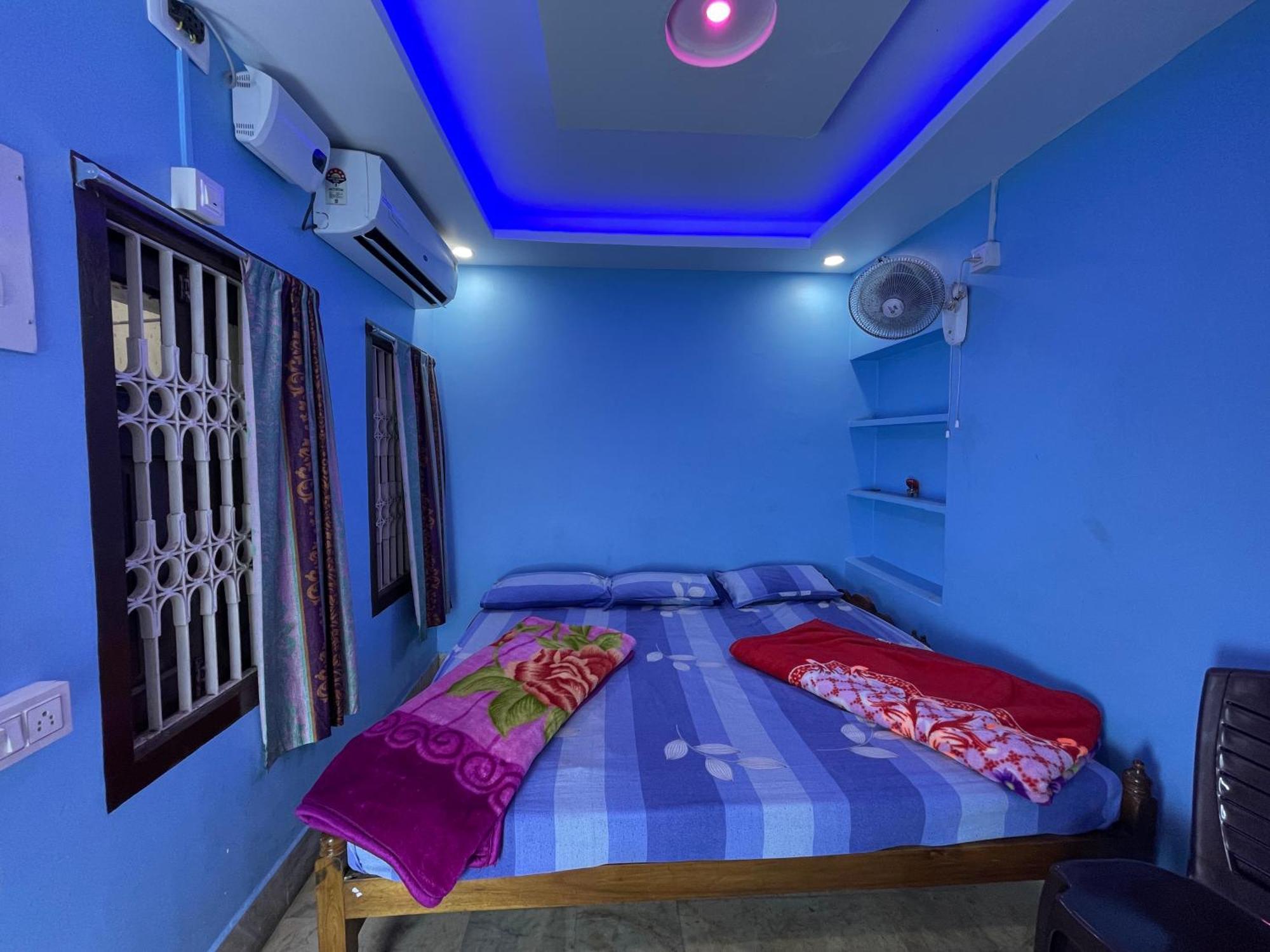 Hotel Radha Krishna Puri Eksteriør bilde