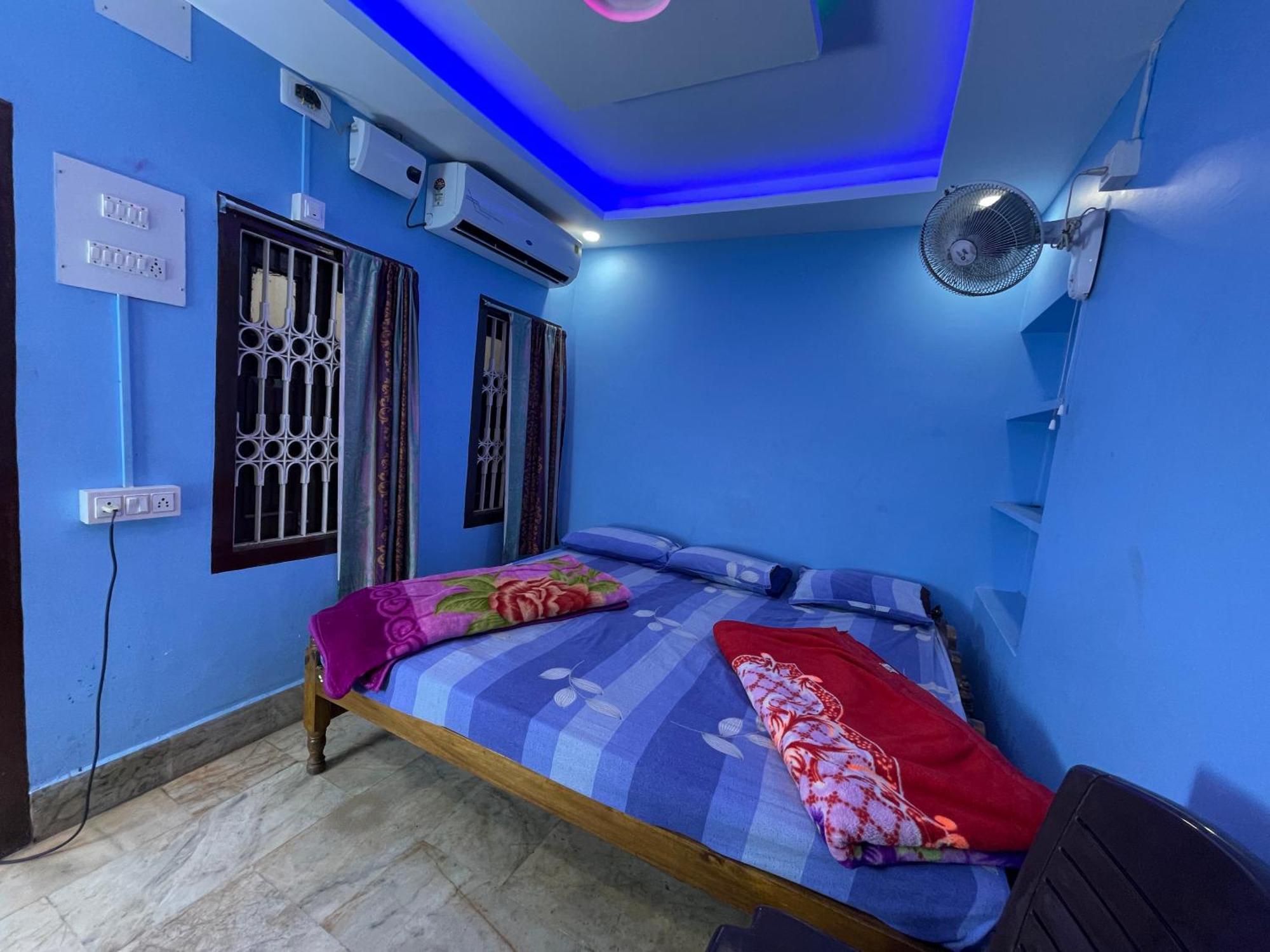 Hotel Radha Krishna Puri Eksteriør bilde