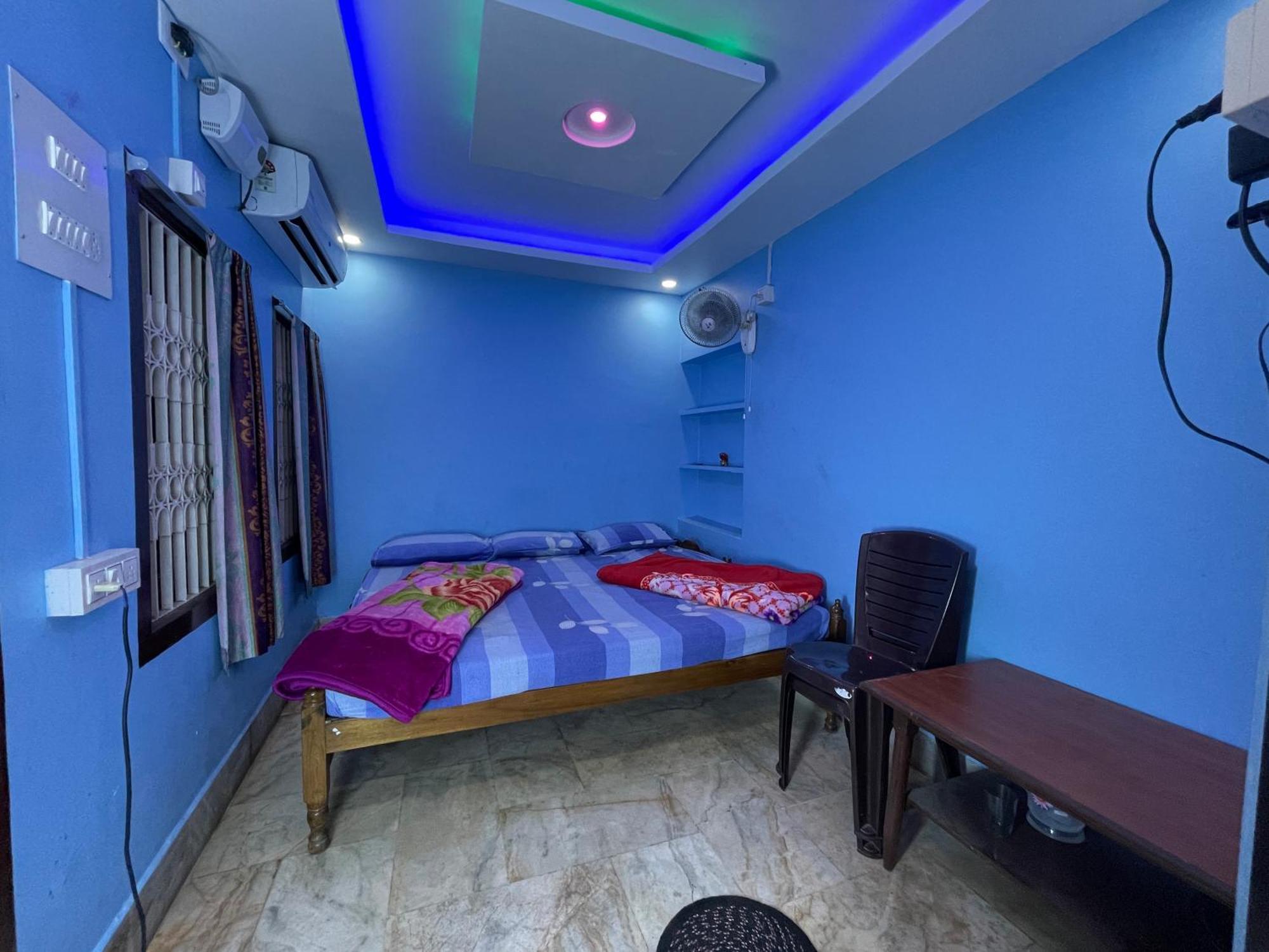Hotel Radha Krishna Puri Eksteriør bilde